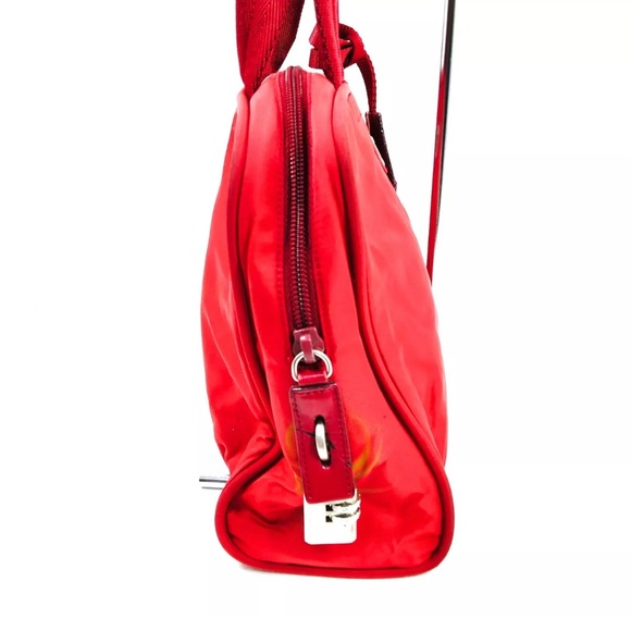 AUTHENTIC VINTAGE PRADA NYLON RED BAG - Picture 3 of 9